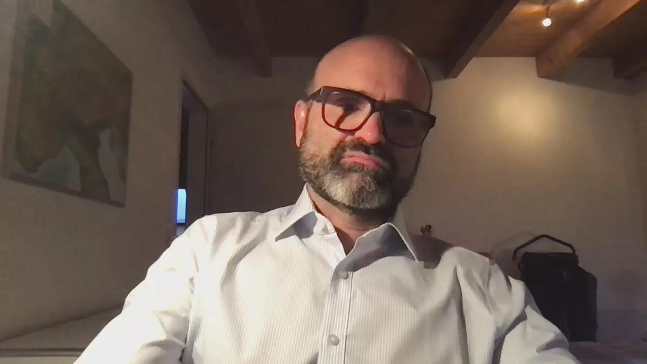 Offline Swiss_man_69 on Cam4