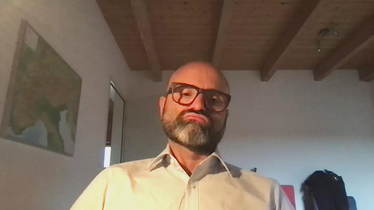 Offline Swiss_man_69 on Cam4