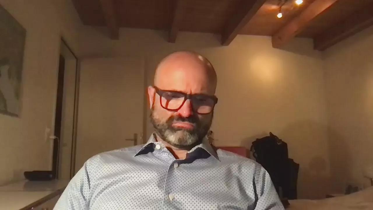 Offline Swiss_man_69 on Cam4