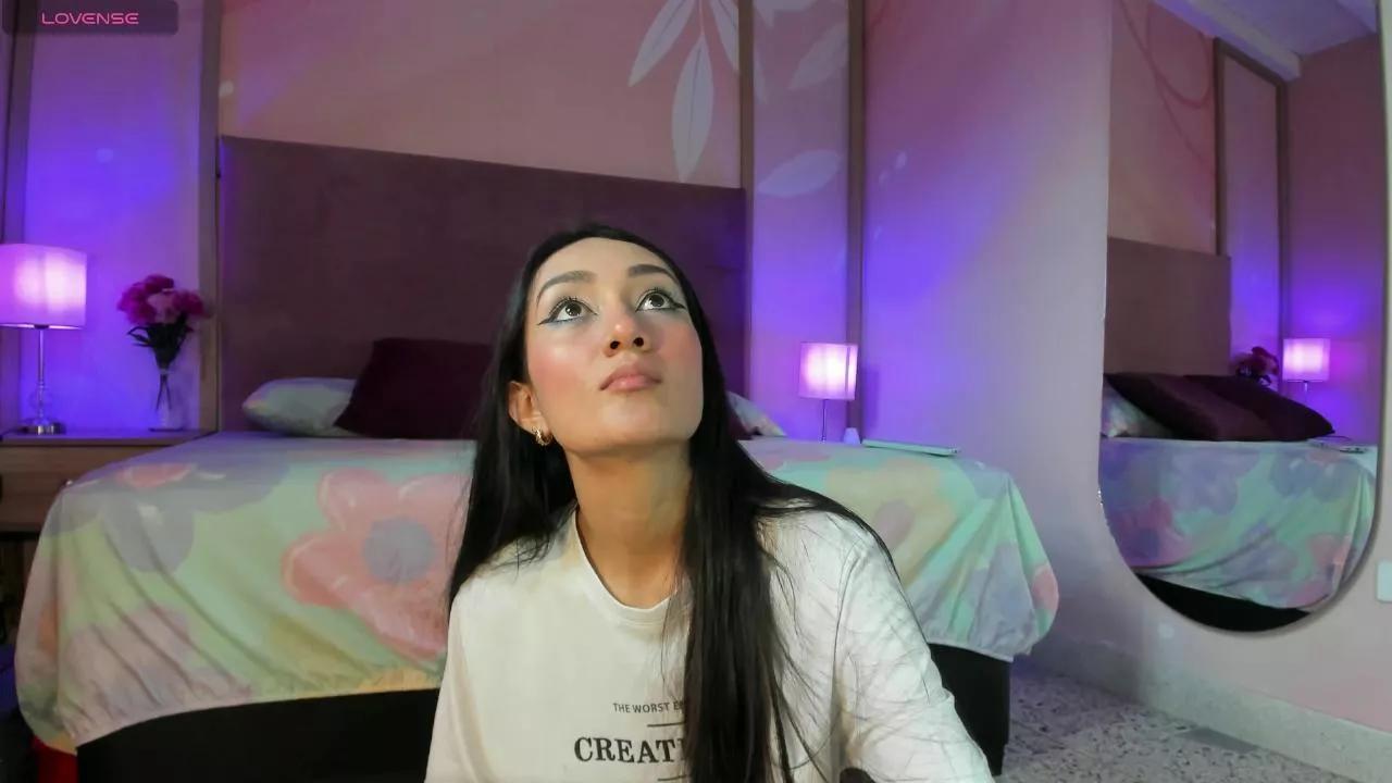sylvialeos_ on Cam4 