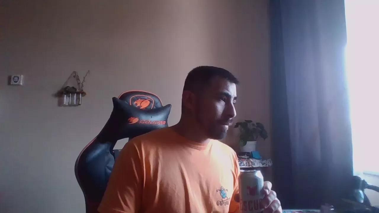 T0T0M0NCHILER0 on Cam4 