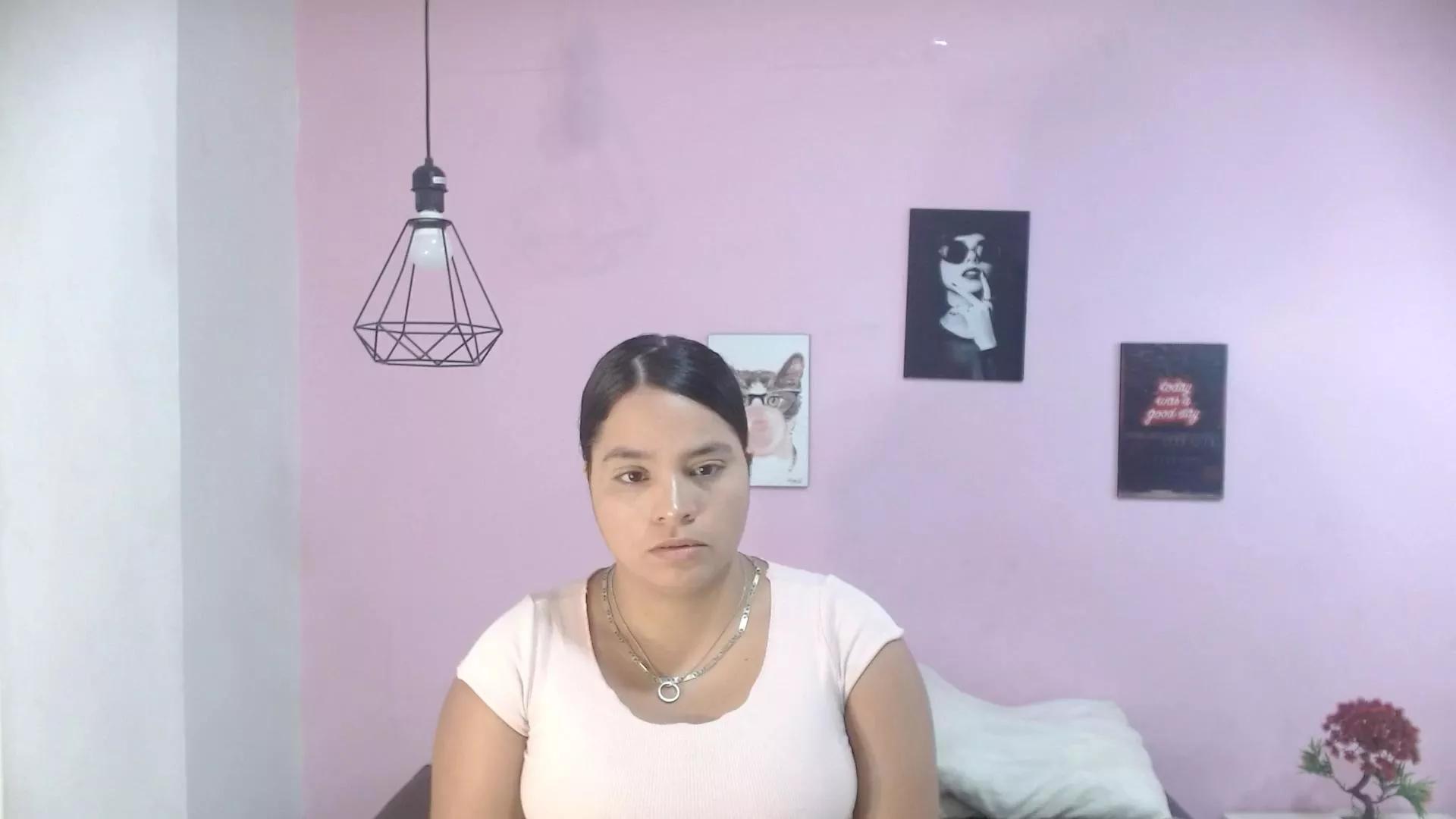 talia_isabella on Cam4 