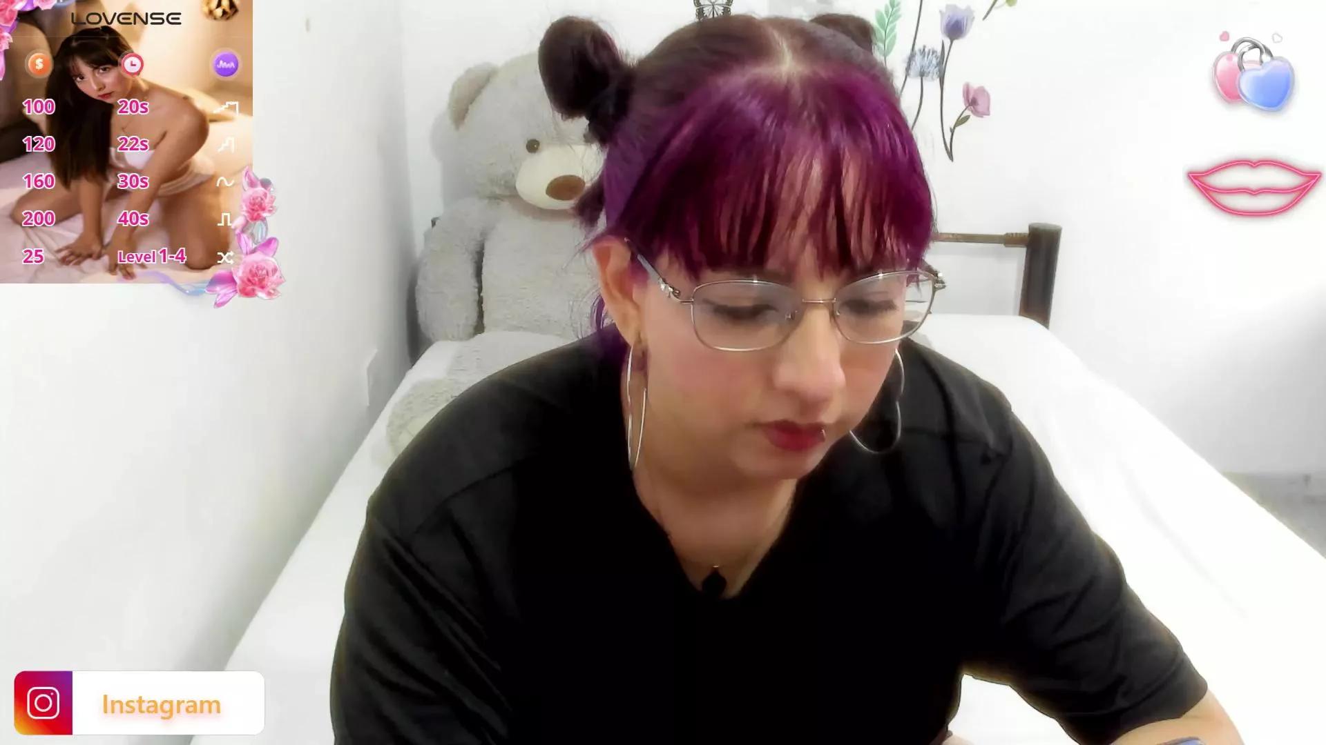 talia_tovar on Cam4