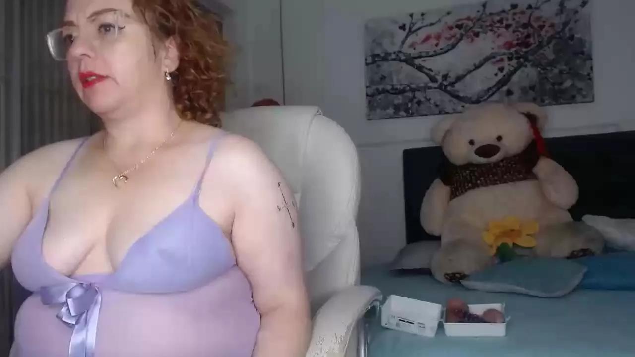 tania_milff on Cam4 