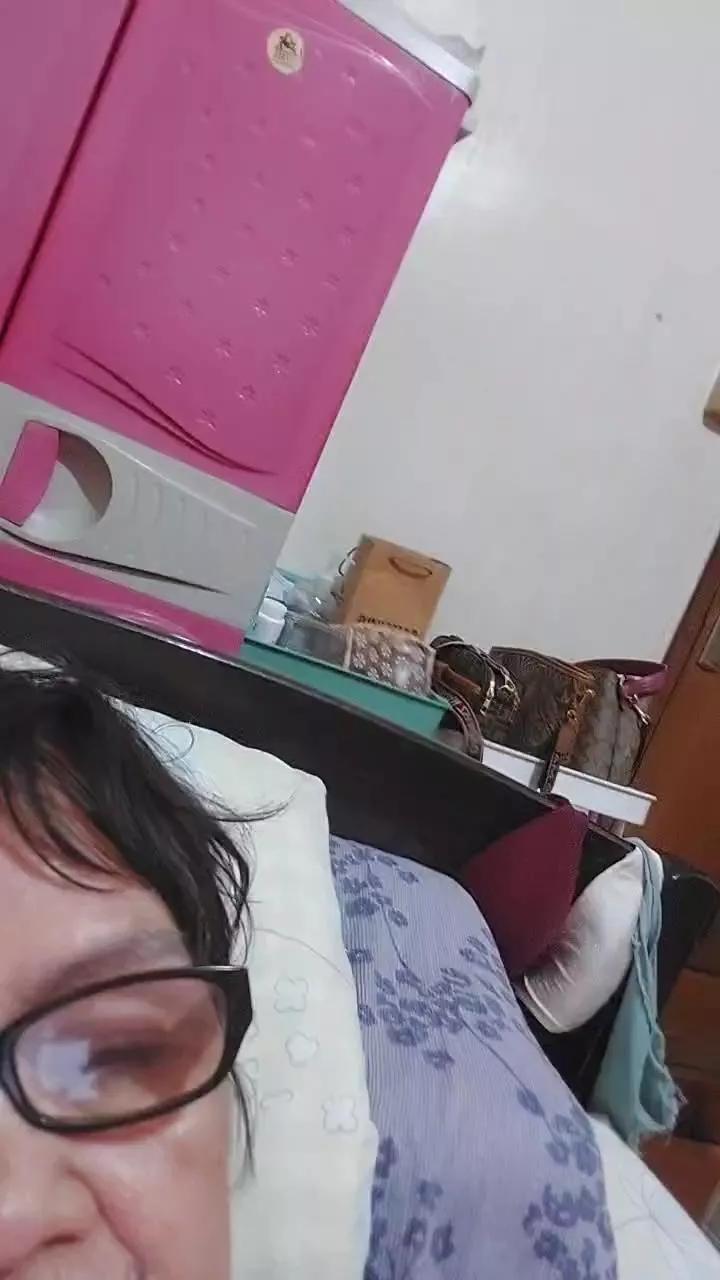 tastegranny on Cam4 