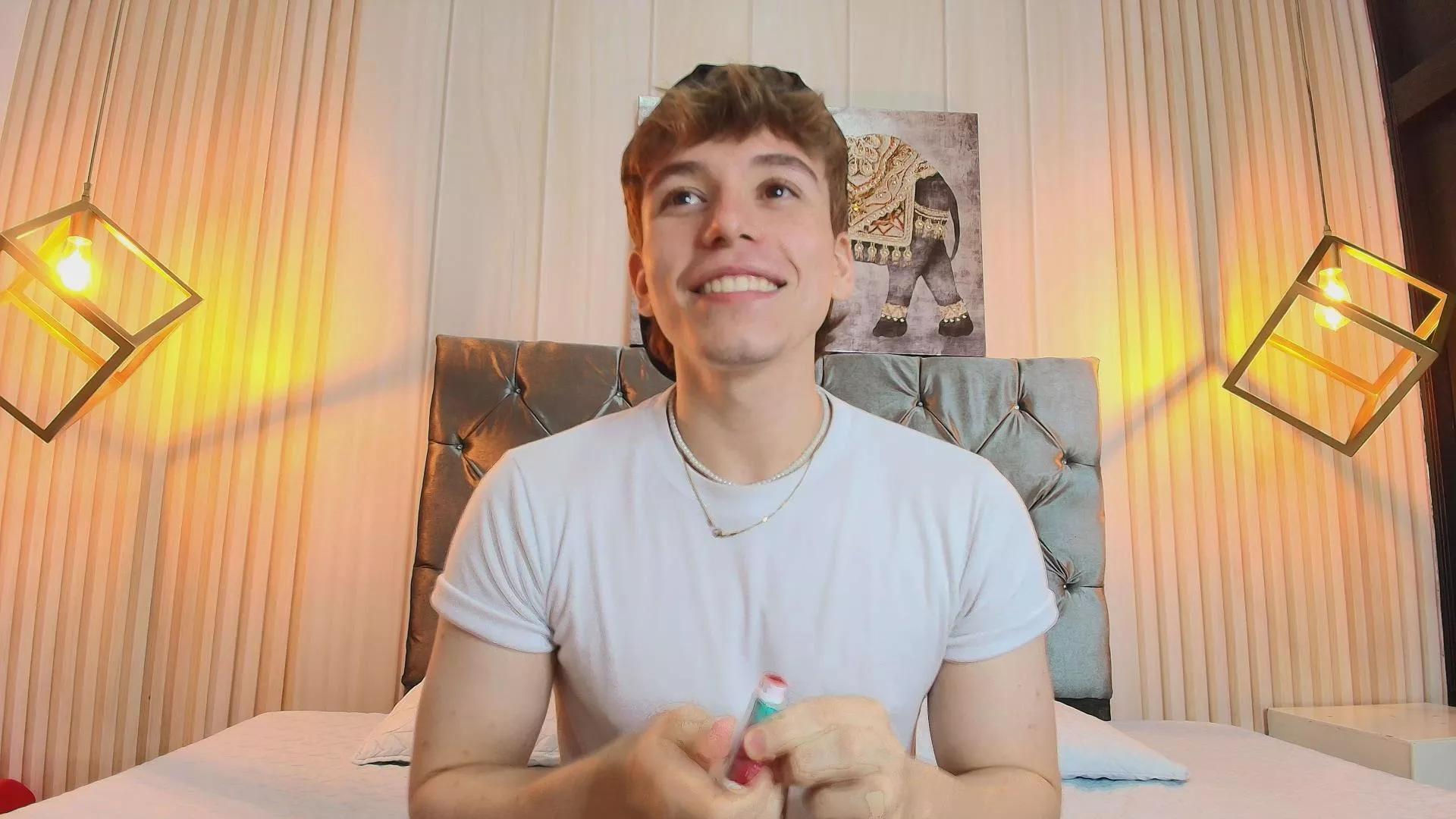 Tayler_White on Cam4 