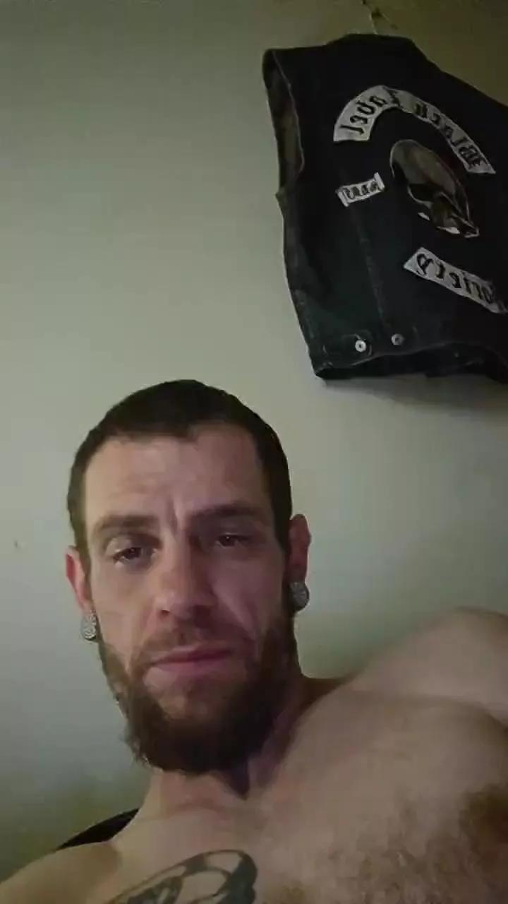 ted687464 on Cam4