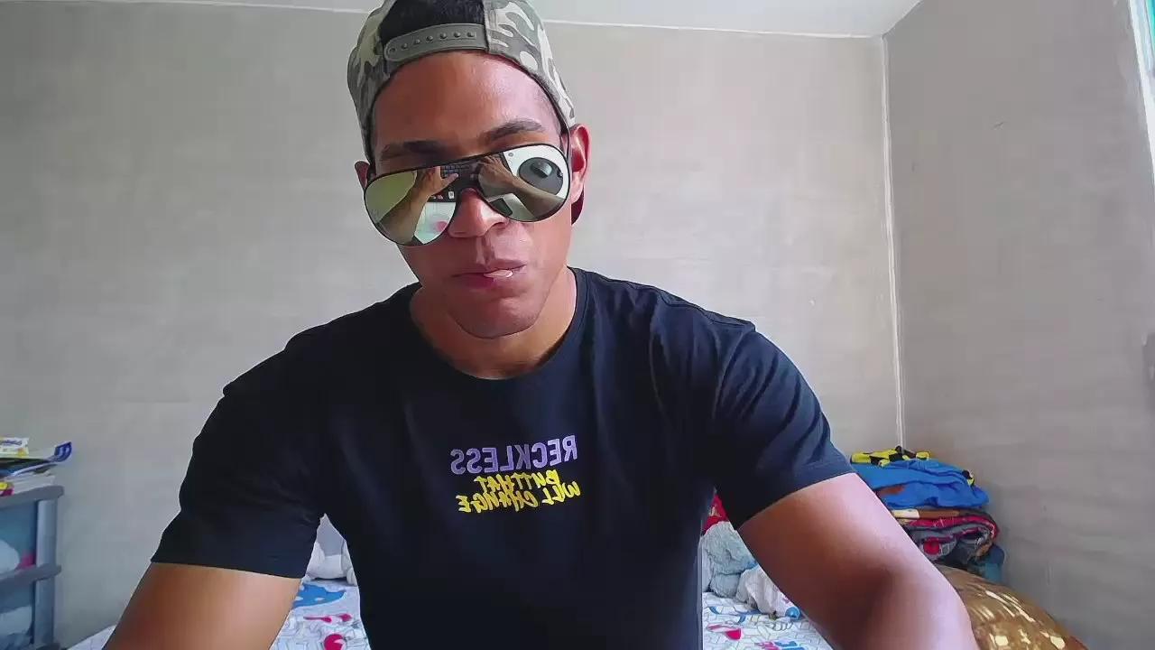 teddyfit_19cm on Cam4 