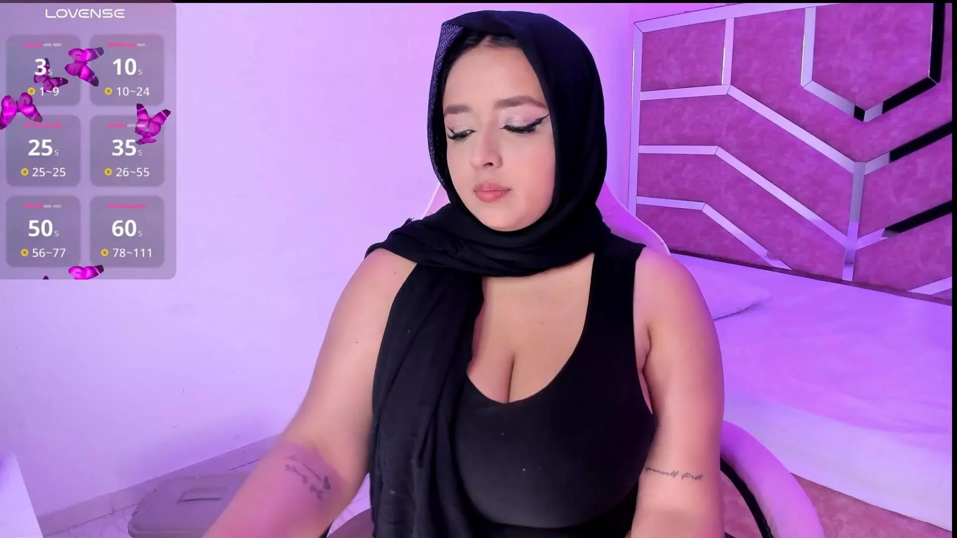 ThanaHaluff on Cam4 