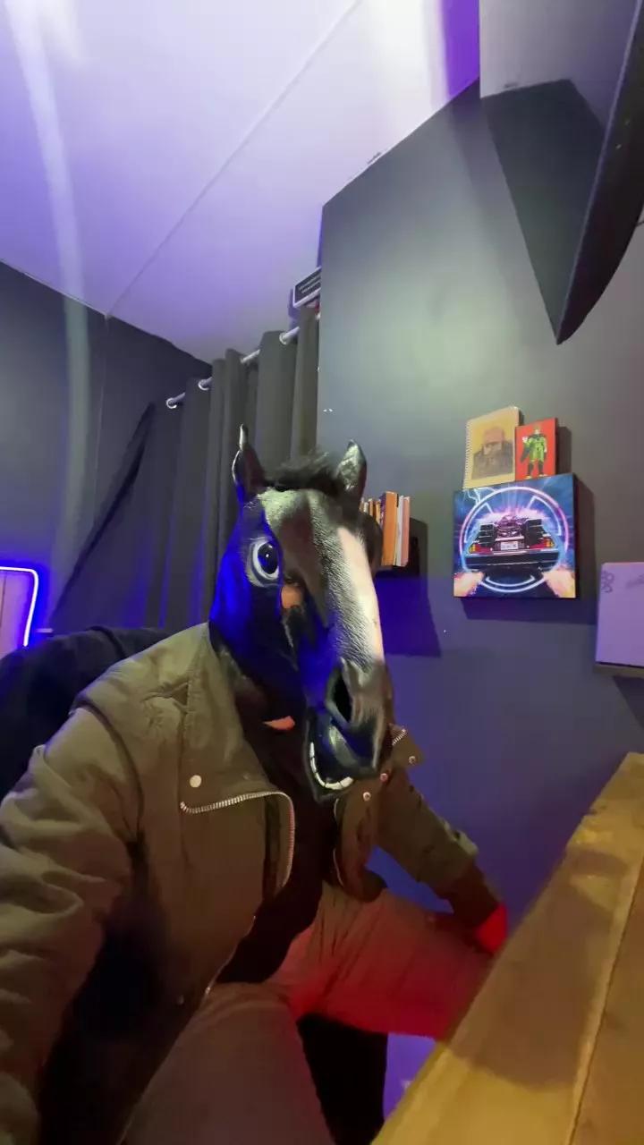 TheHorsexxx on Cam4 