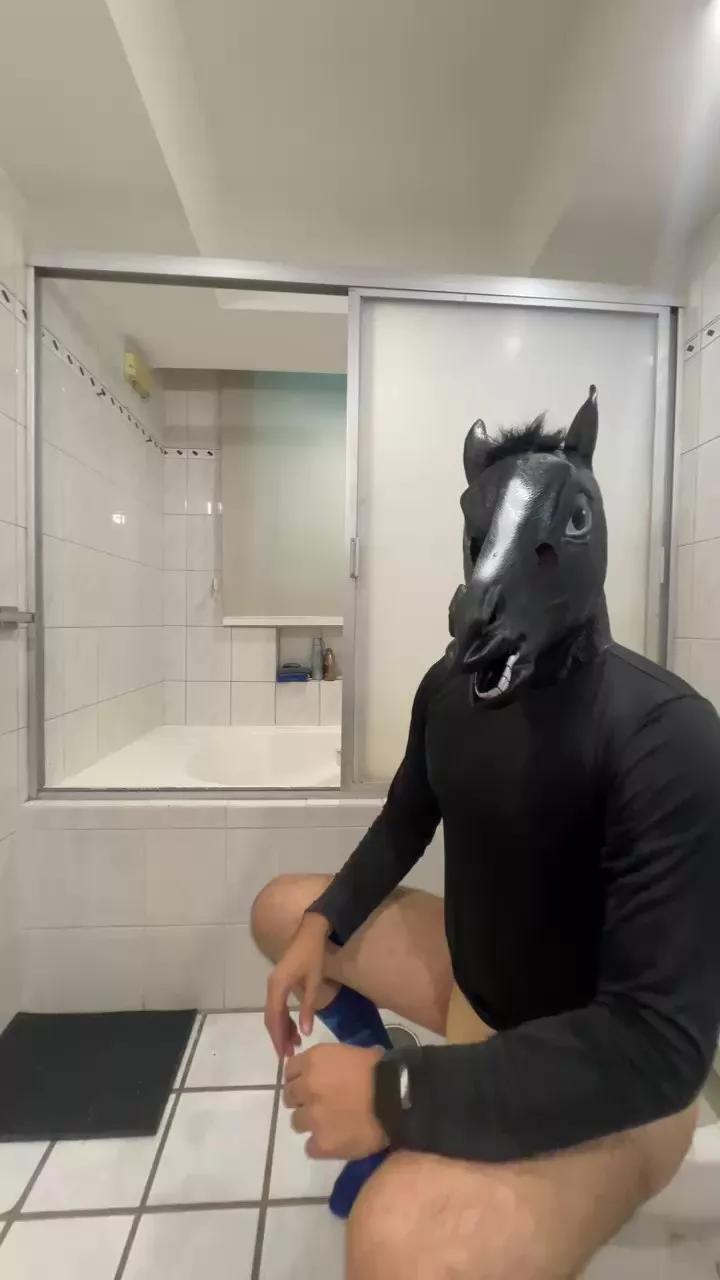 TheHorsexxx on Cam4 