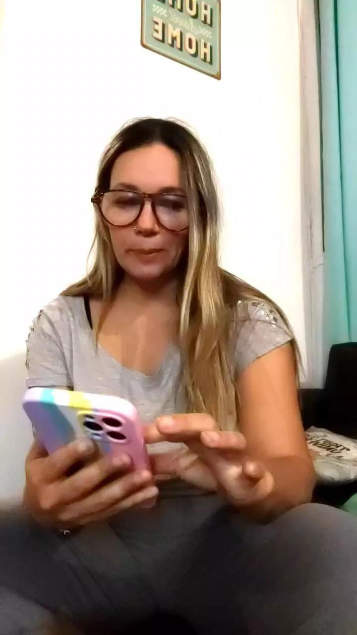 TheQueenMilf on Cam4 