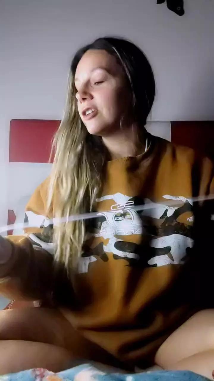 TheQueenMilf on Cam4 