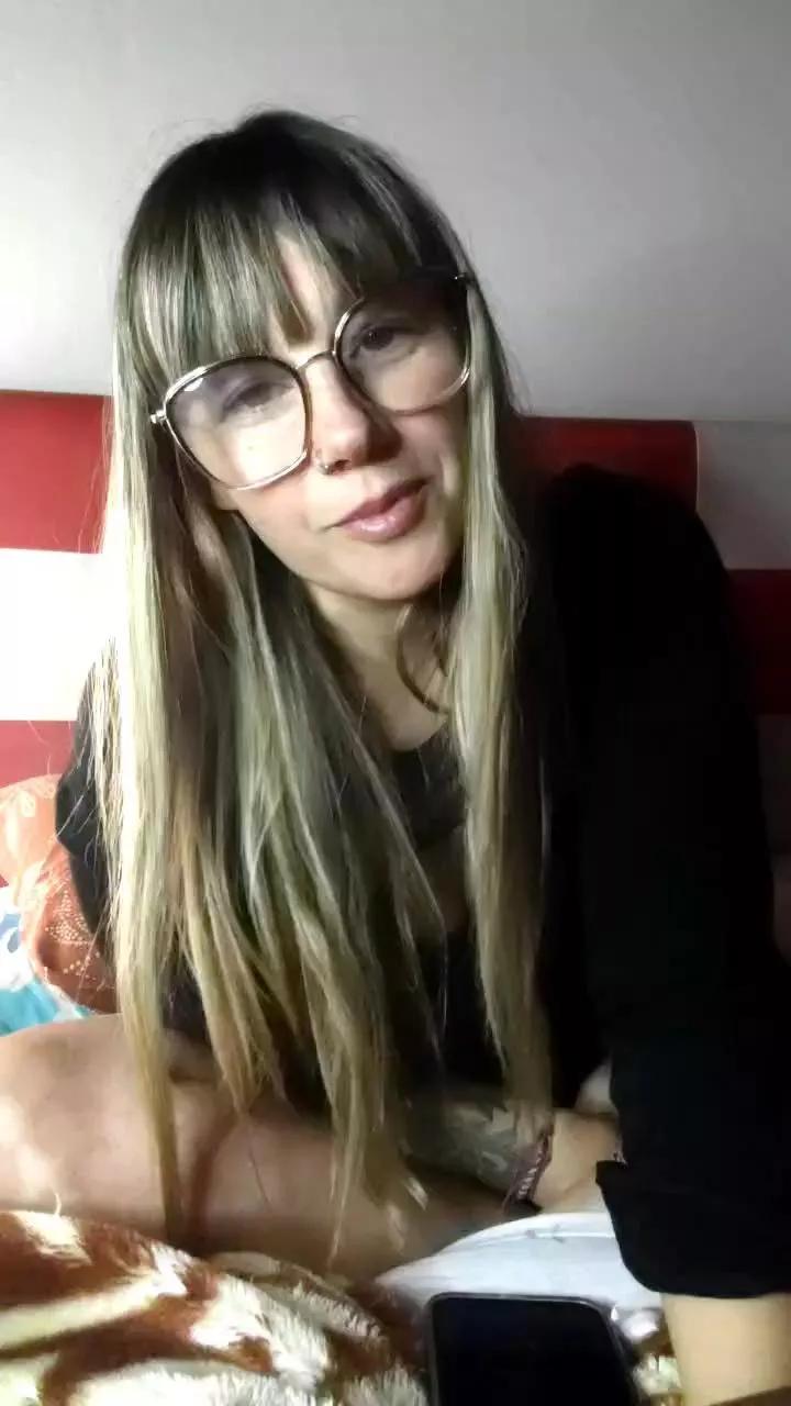 TheQueenMilf on Cam4 
