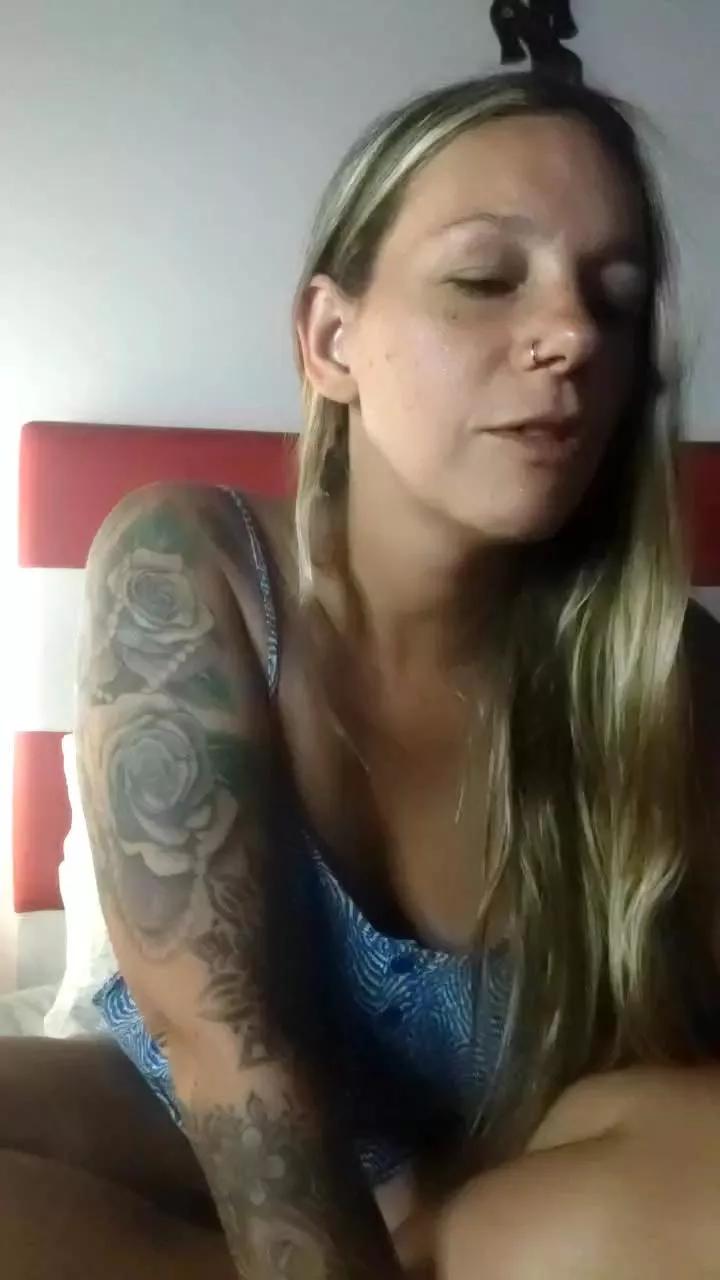 TheQueenMilf on Cam4 