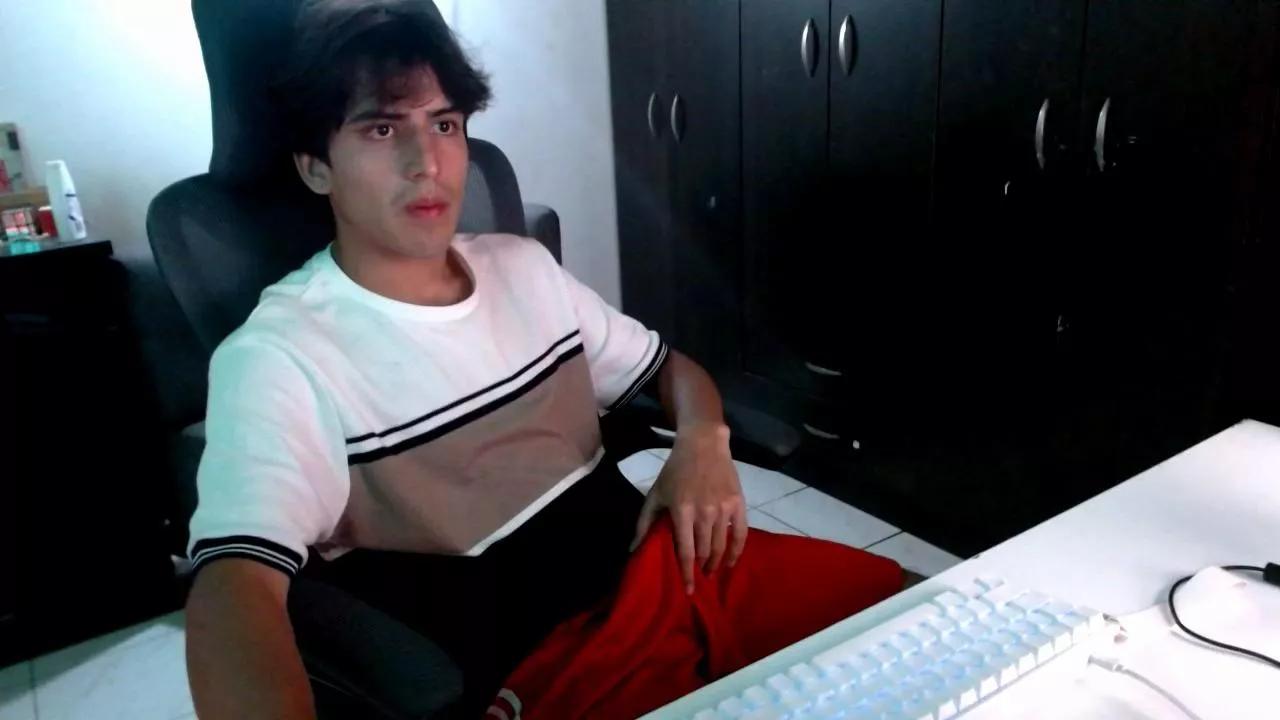 thieves_us on Cam4 