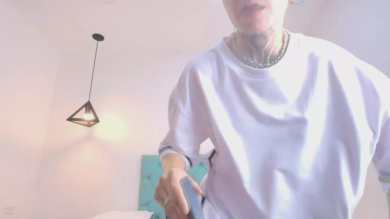 TinnyandCandy on Cam4 