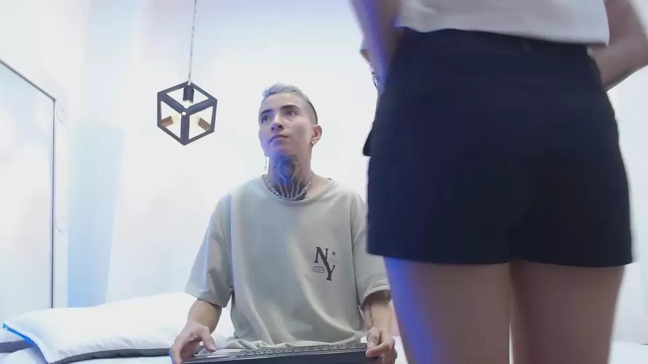 TinnyandCandy on Cam4 