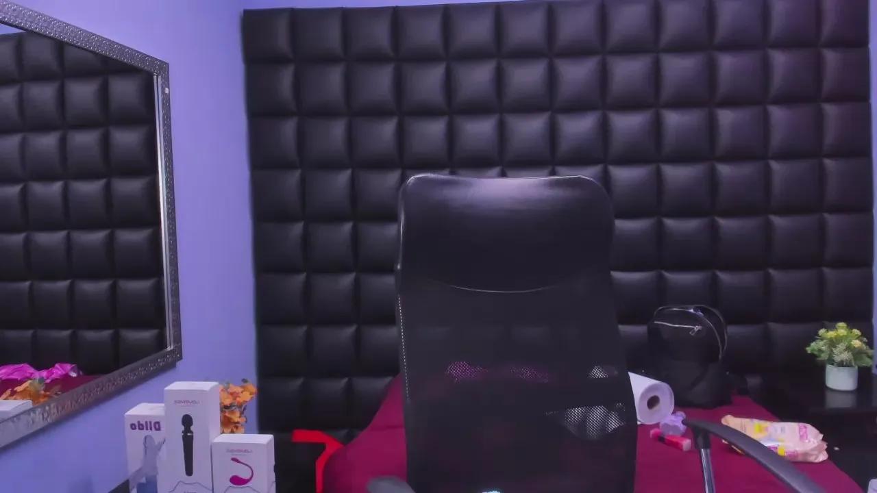 Freechat tiny_love_ on Cam4