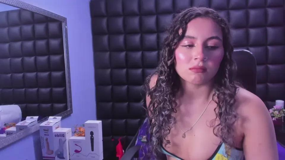 Freechat tiny_love_ on Cam4