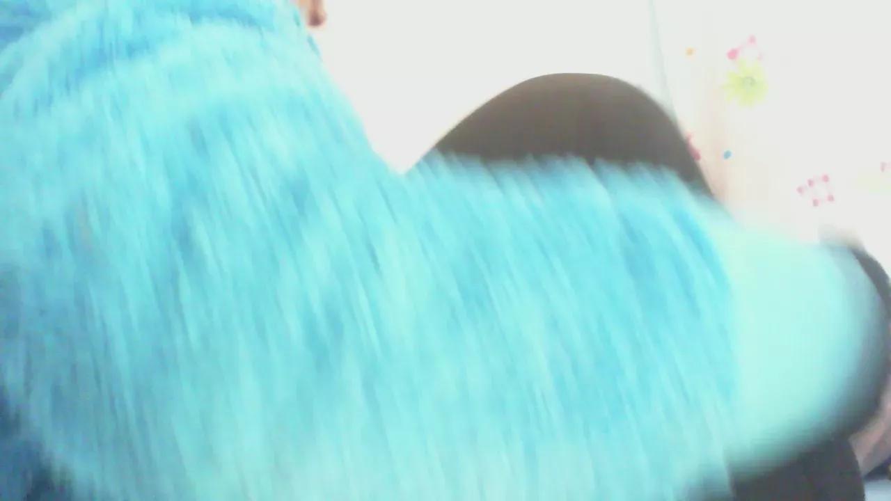 tinyslut66 on Cam4 