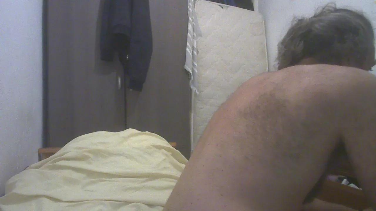 Offline Titou06100 on Cam4