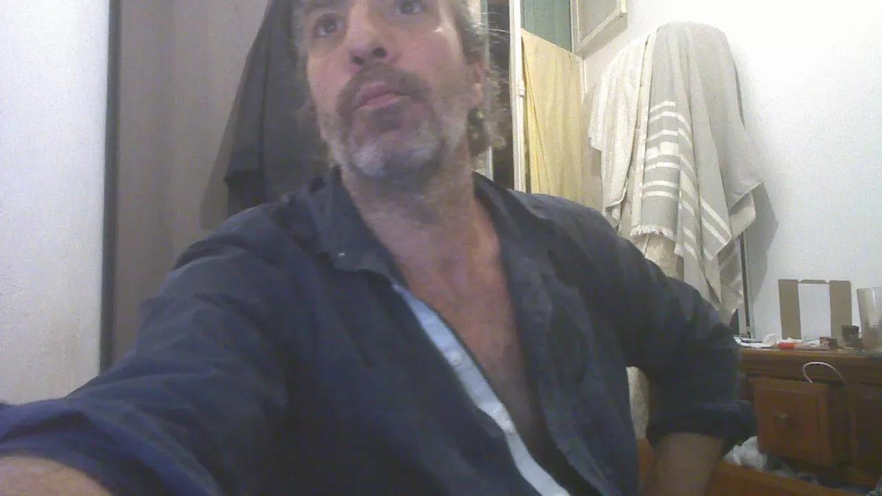 Offline Titou06100 on Cam4