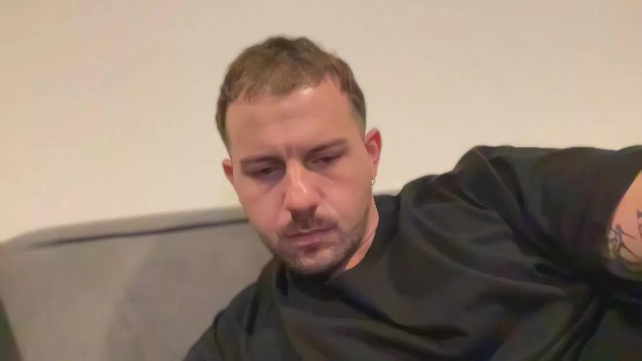tomiakd22 on Cam4 