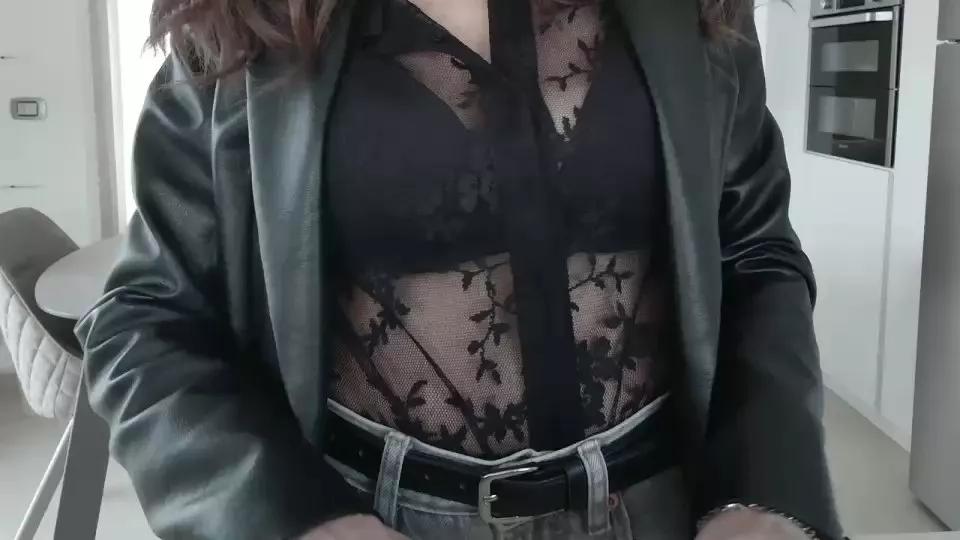 Freechat una_passione on Cam4