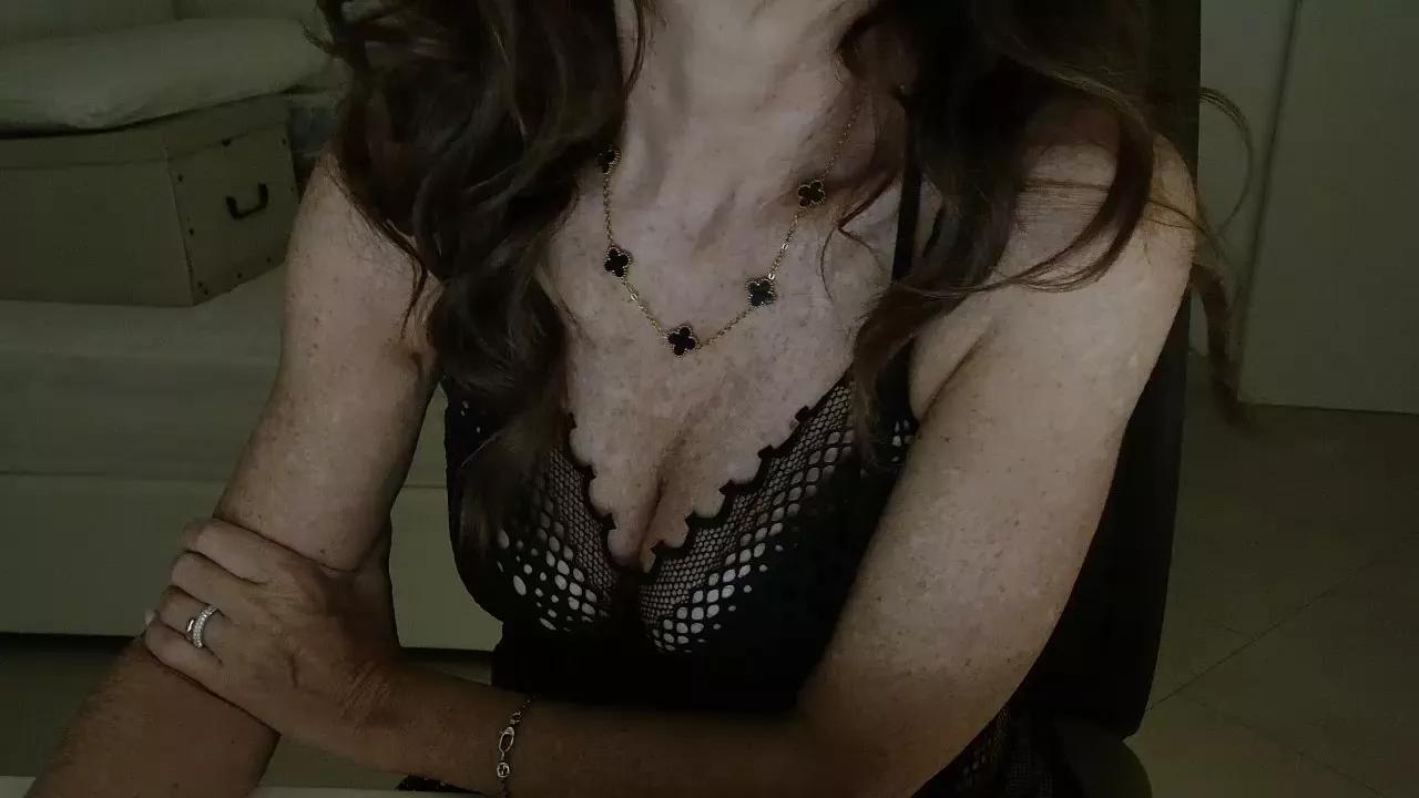 Freechat una_passione on Cam4