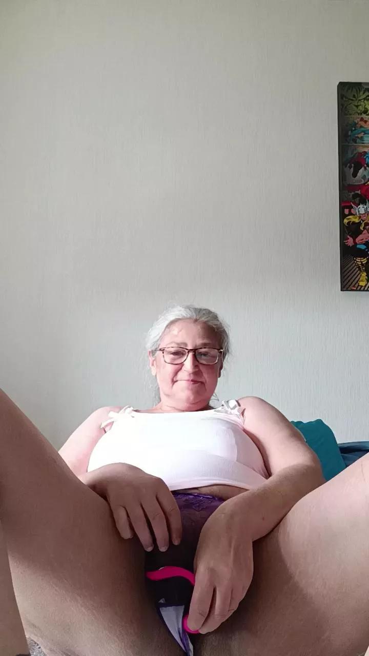Valere27 on Cam4