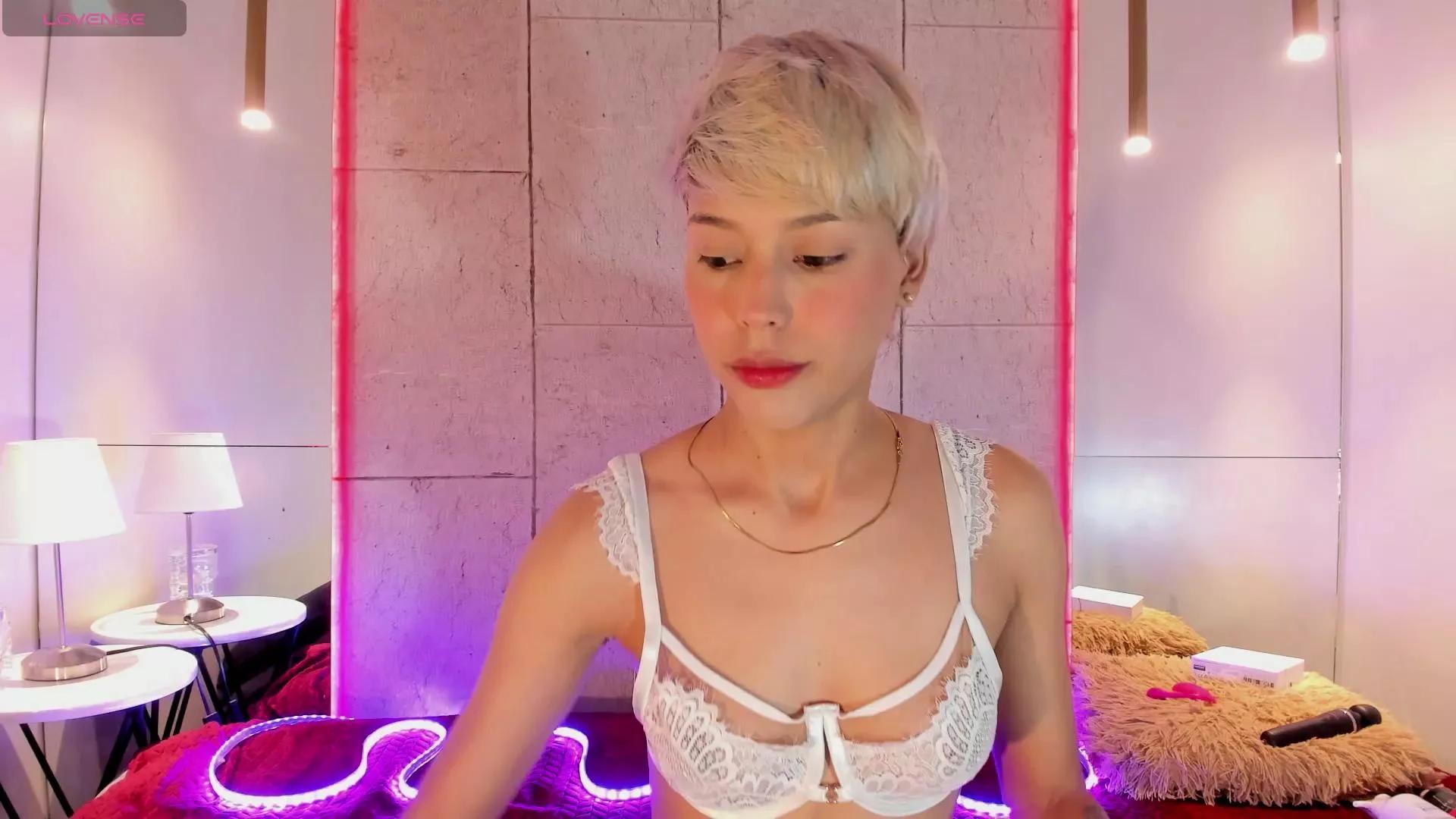 valeritorrealba on Cam4 
