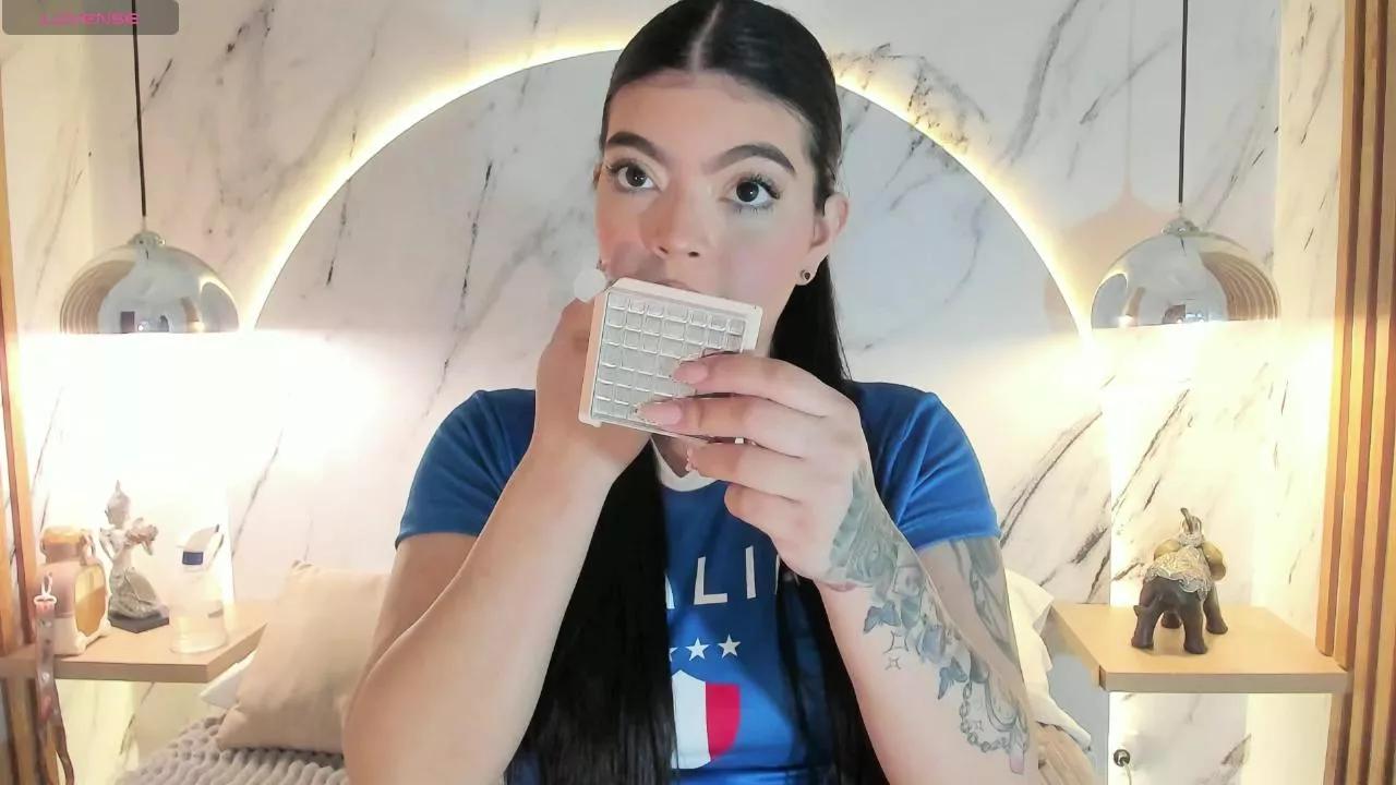 valeryPetit on Cam4 