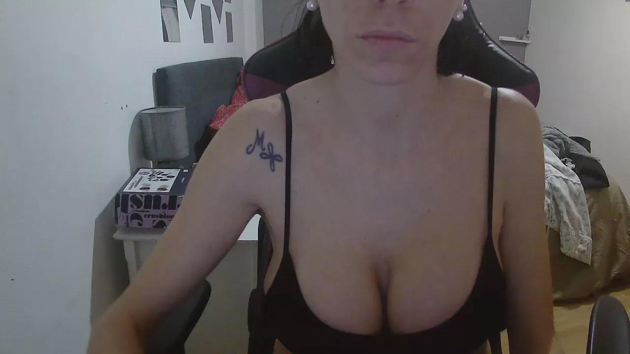 Vampirosa on Cam4 