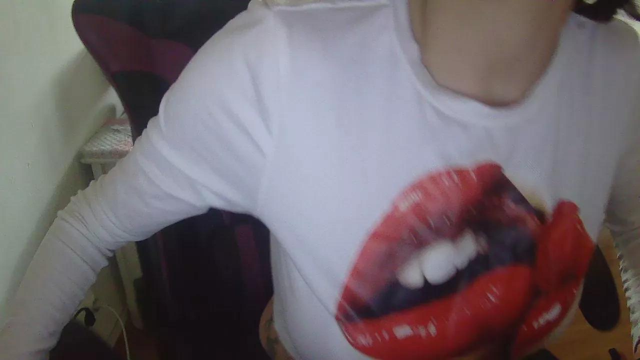 Vampirosa on Cam4 
