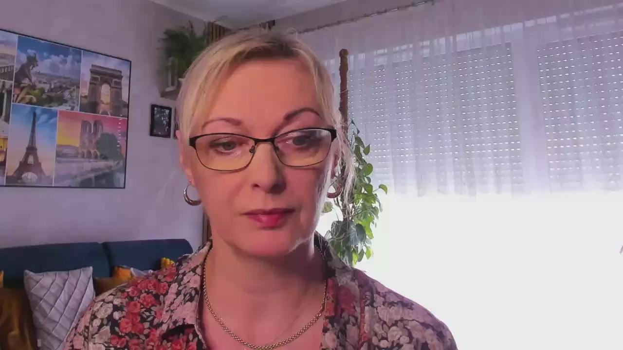 Offline VanessaLUX on Cam4