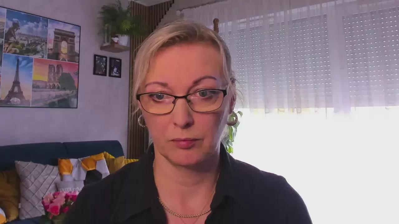 Offline VanessaLUX on Cam4