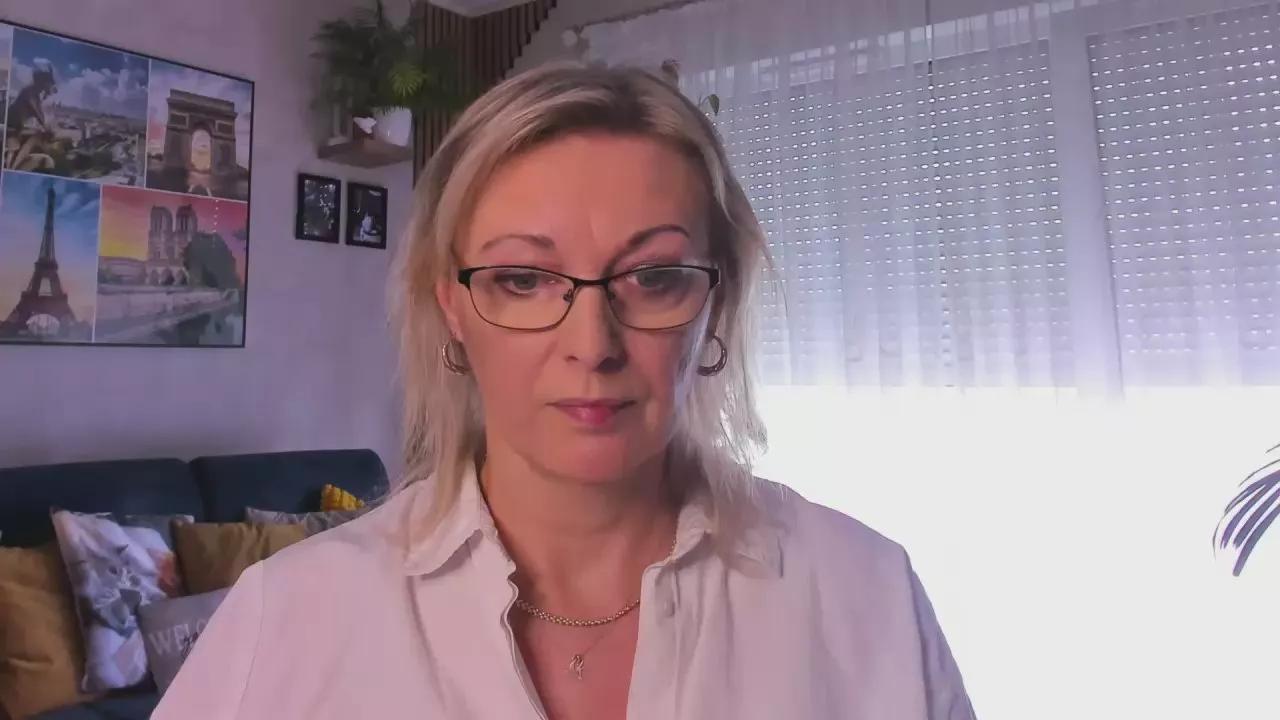 Offline VanessaLUX on Cam4