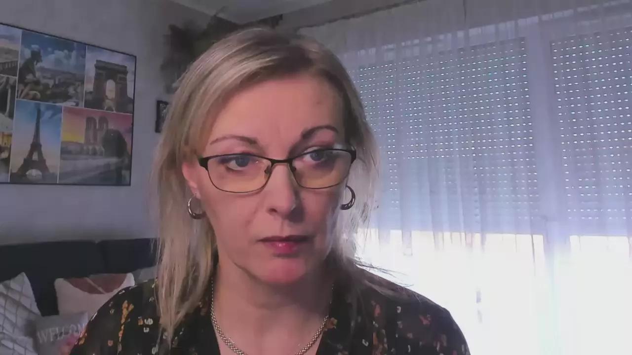 Offline VanessaLUX on Cam4