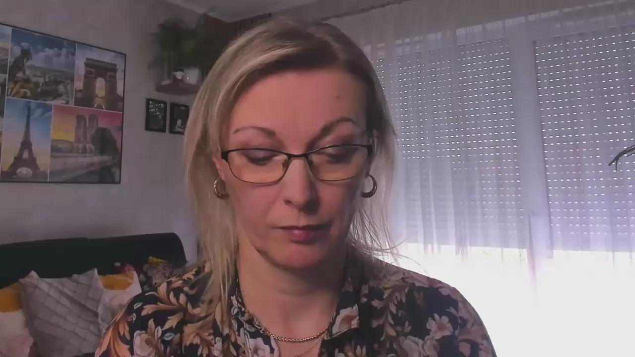 Offline VanessaLUX on Cam4