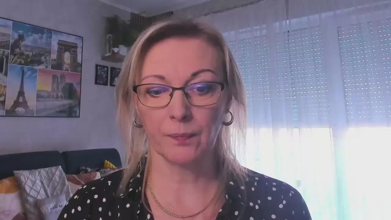 Offline VanessaLUX on Cam4