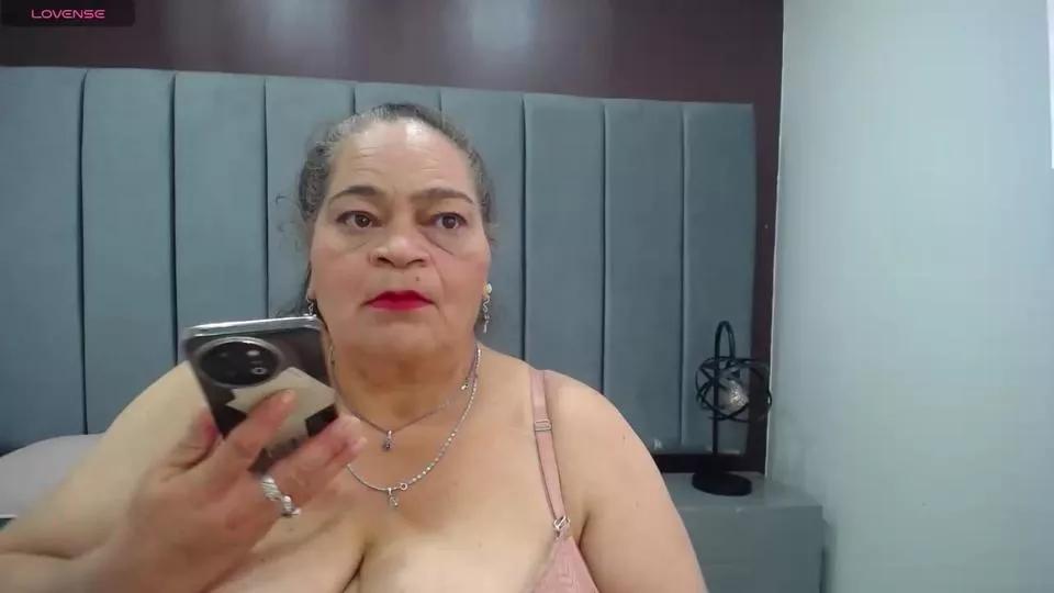 VickyBoobss on Cam4 