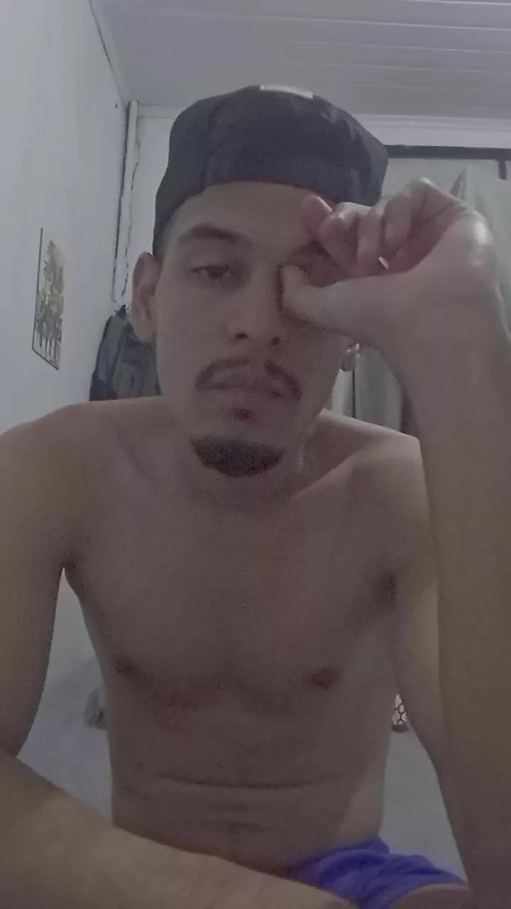 Vict0rhott on Cam4 