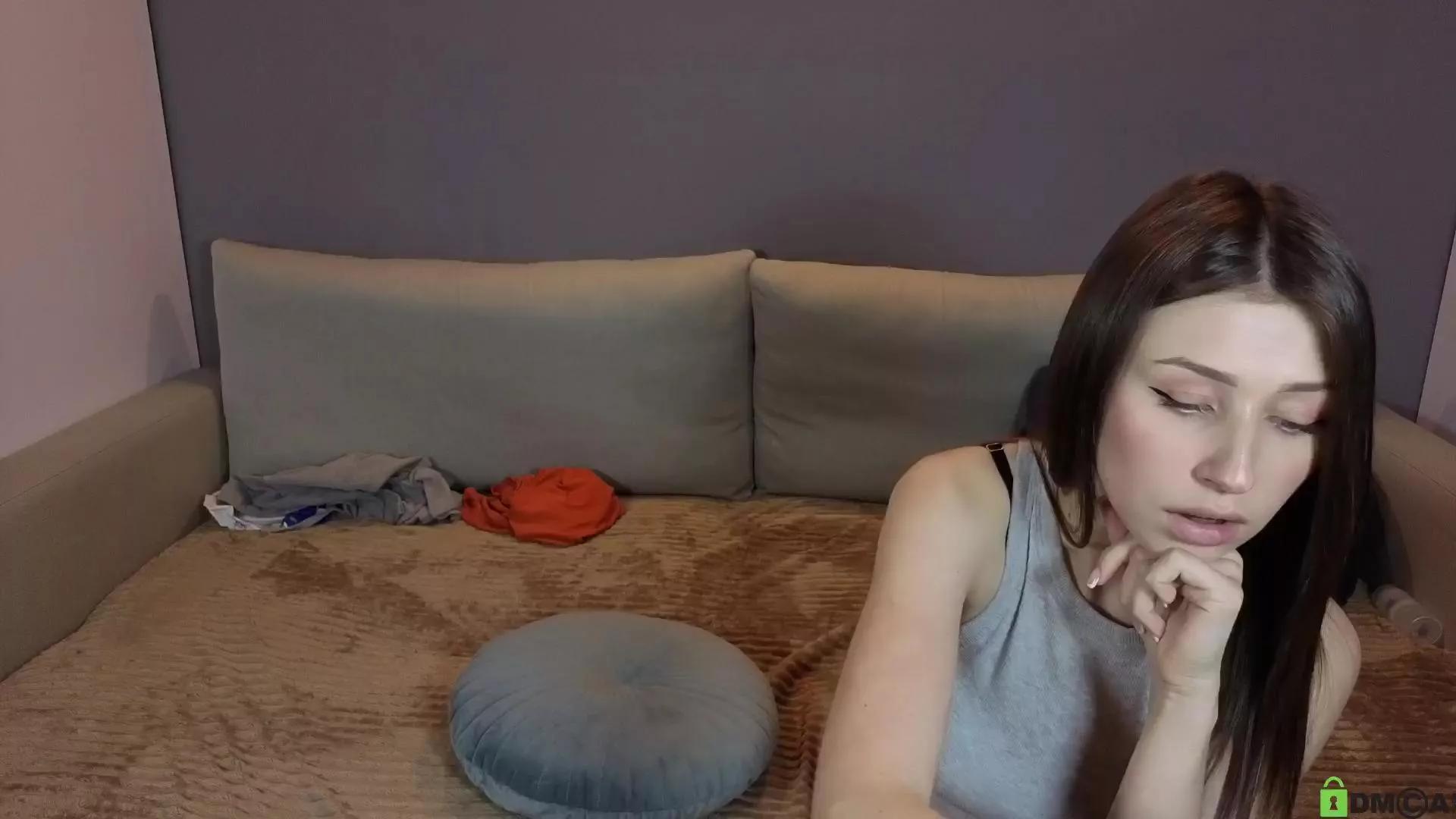 VikkiAndGeorge on Cam4 