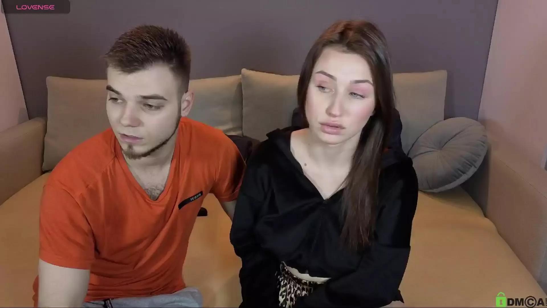 VikkiAndGeorge on Cam4 