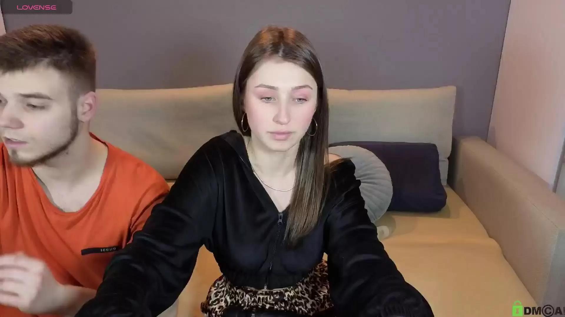 VikkiAndGeorge on Cam4 