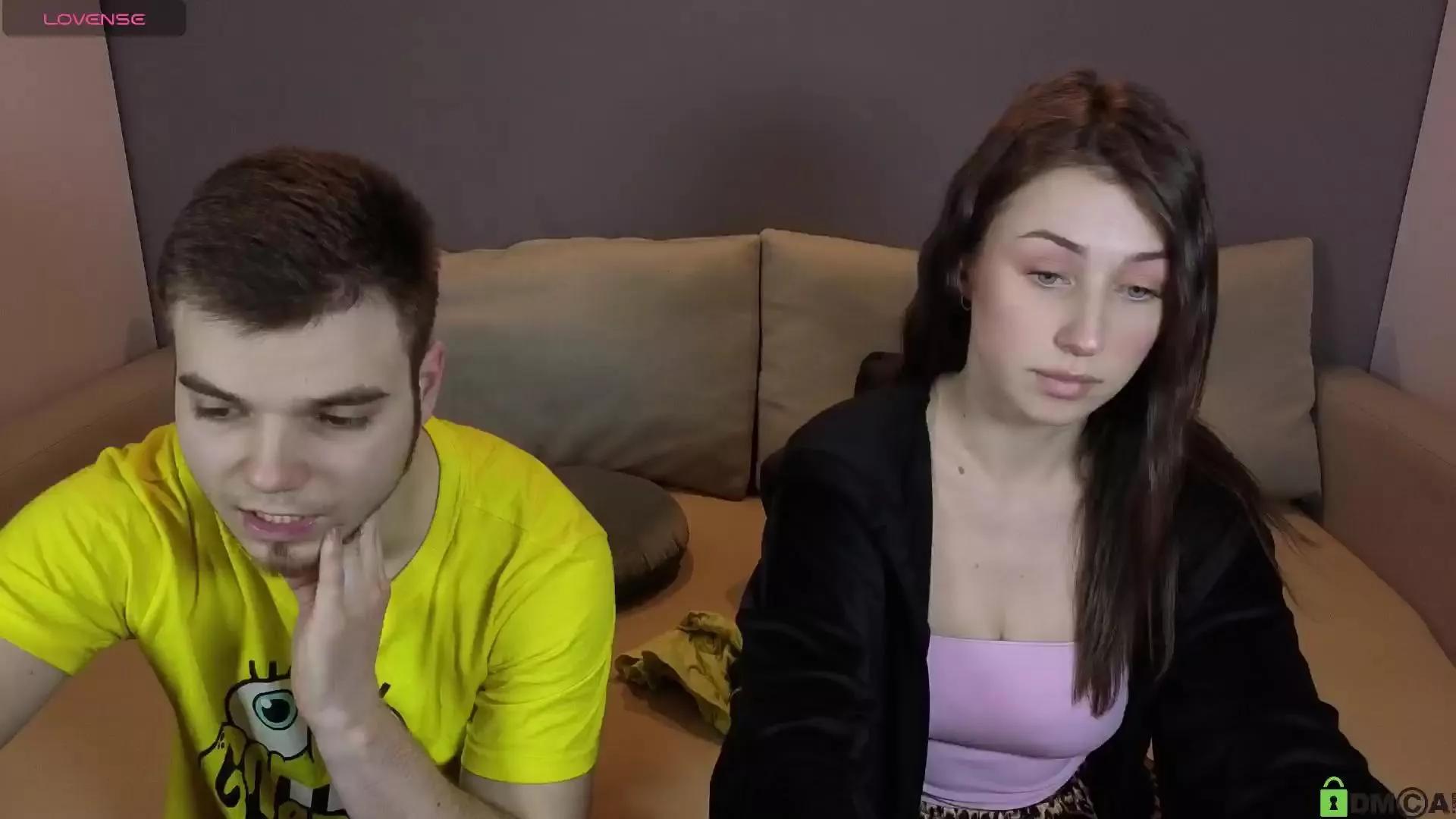 VikkiAndGeorge on Cam4 