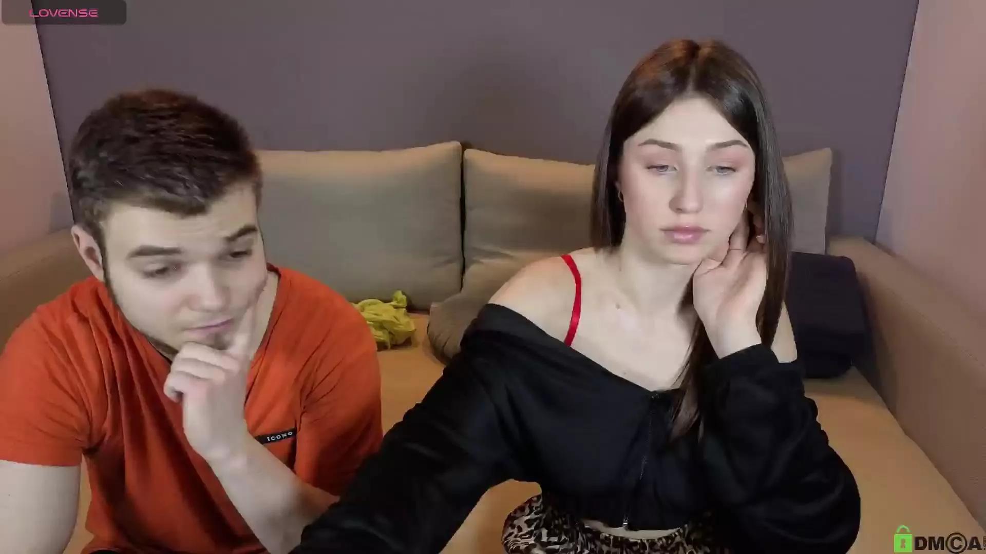 VikkiAndGeorge on Cam4 
