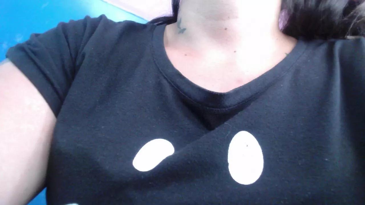 vitoria23_ on Cam4 