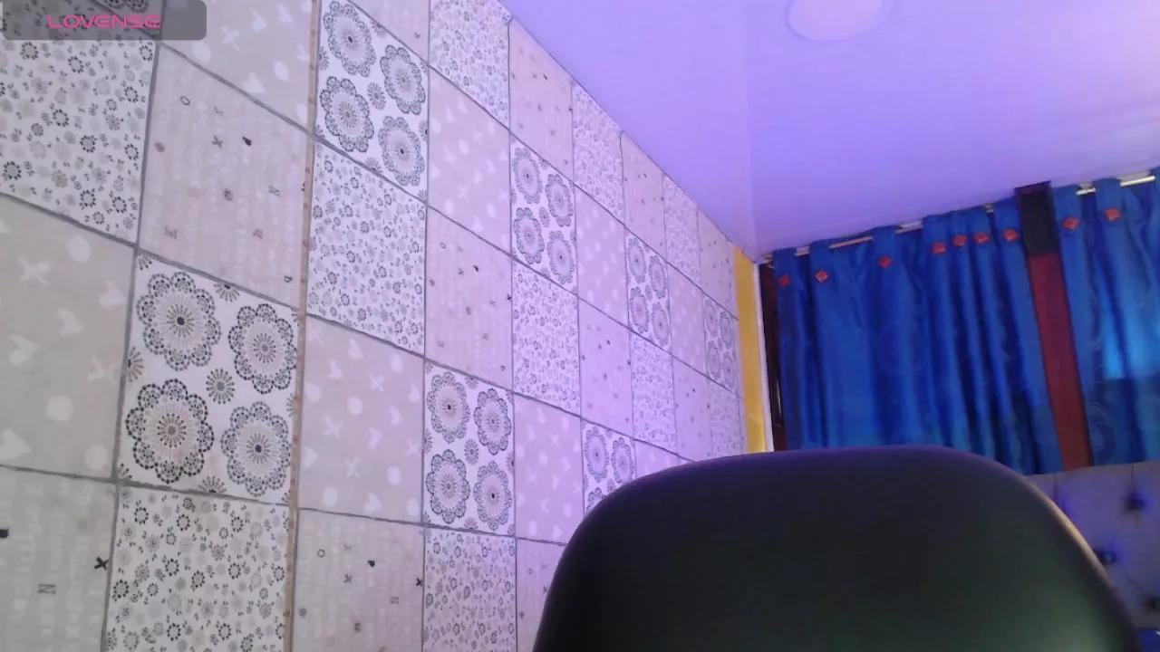 vitoria23_ on Cam4 